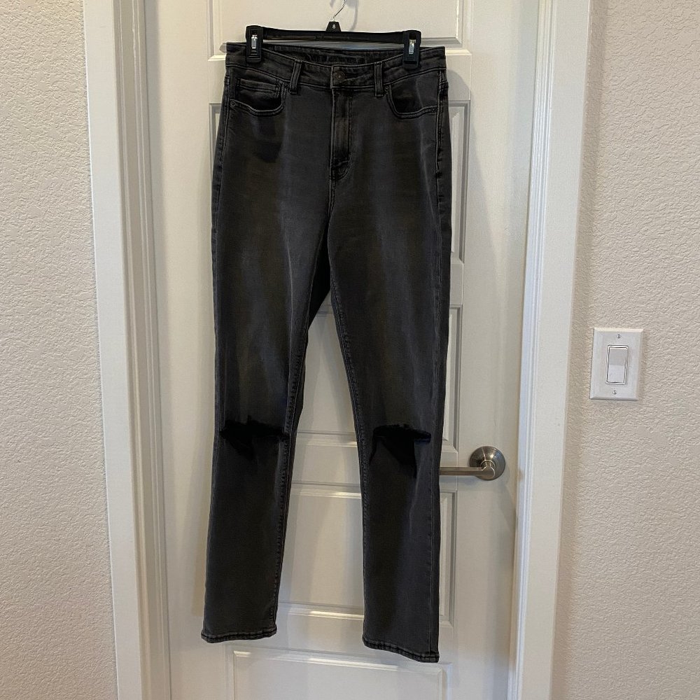 American Eagle Outfitters Women's Black Stretch distressed jeans, size 8 X-Long